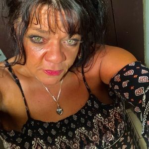 Meet your Posher, Daphnee